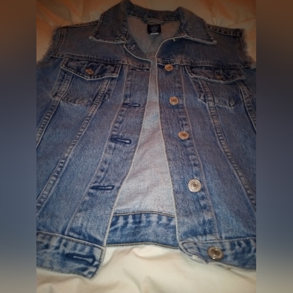 Jean vest - Picture 5 of 9